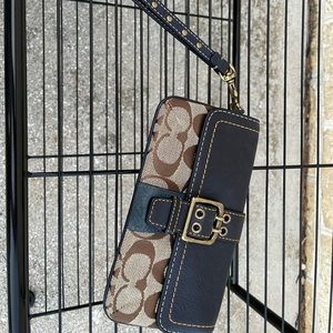 Coach wristlet. Like new